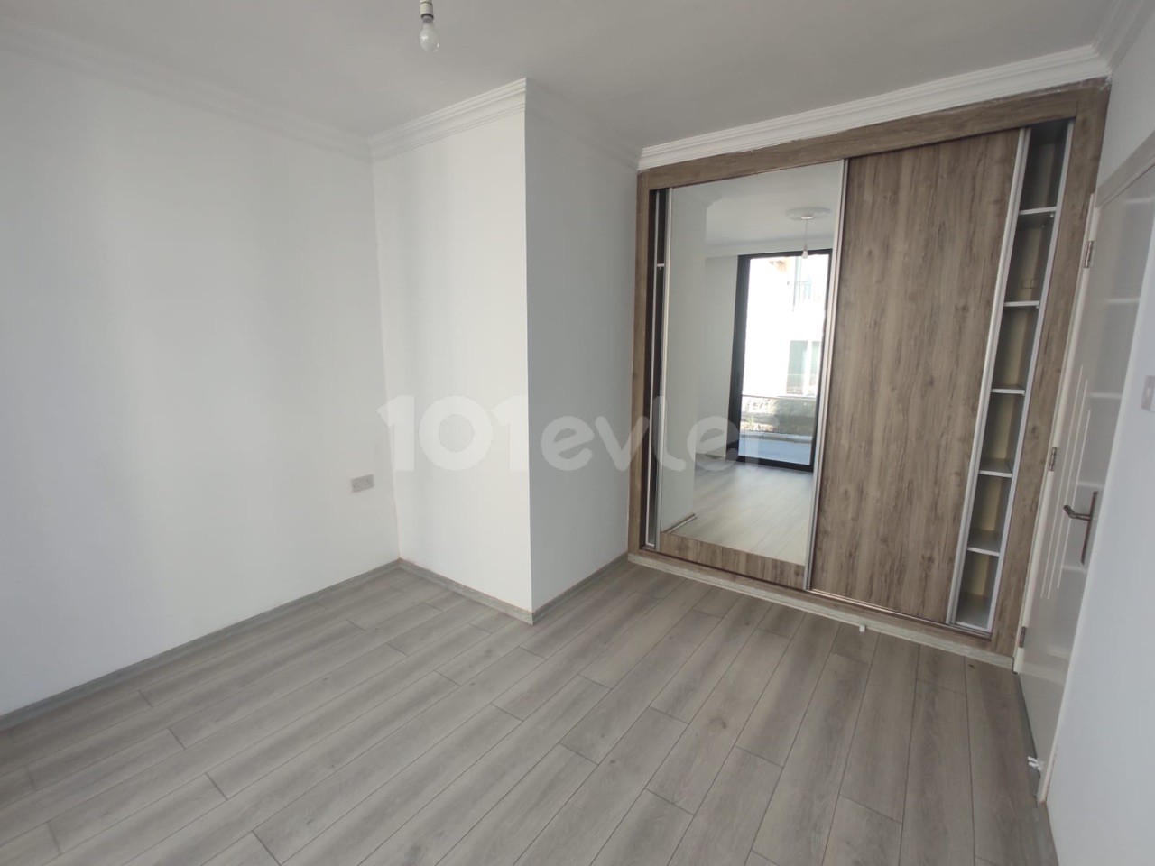 NEW 2+1 flat for sale in Alsancak in beautiful site with swimming pool