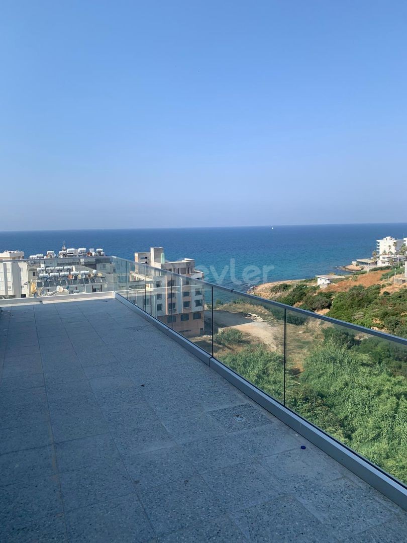 Girne Merkez'de satılık yeni,geniş 2+1 daire,KAPANMAZ DENİZ MANZARALI  Kaşgar bölgesinde