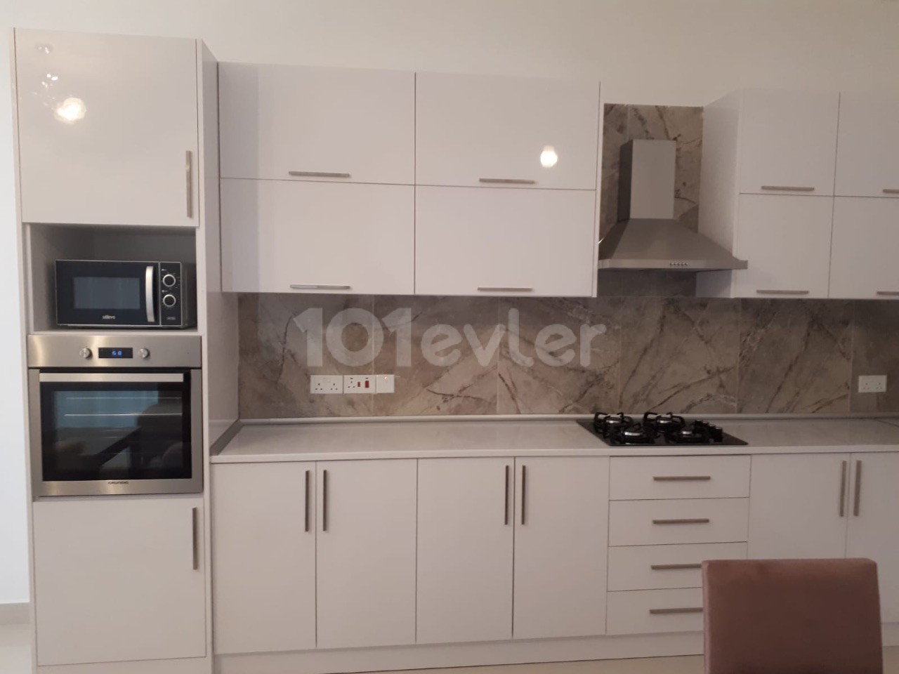 New 3+1 flat for rent in Zeytinlik, fully furnished, in a complex with garden and pool