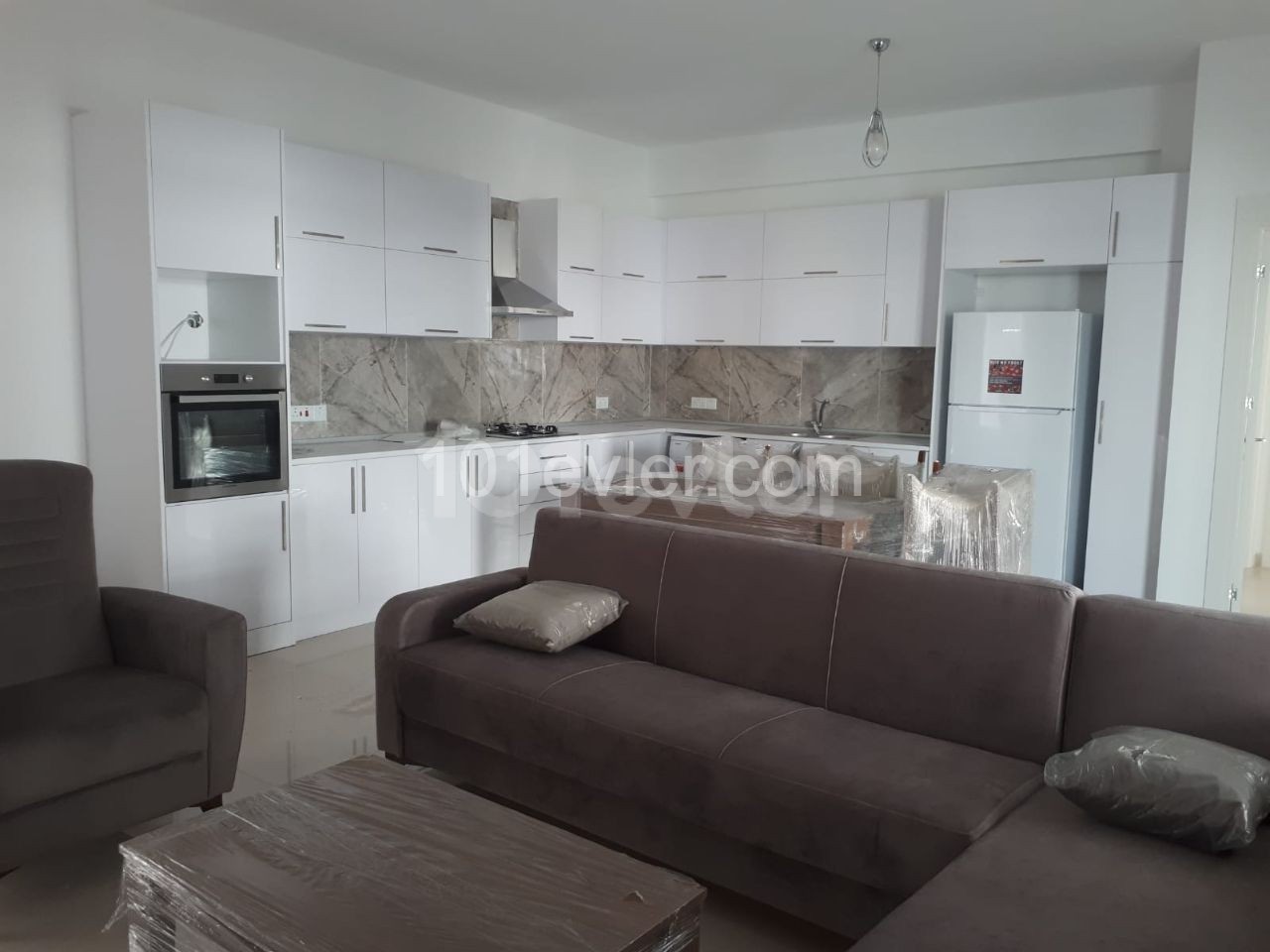 New 3+1 flat for rent in Zeytinlik, fully furnished, in a complex with garden and pool