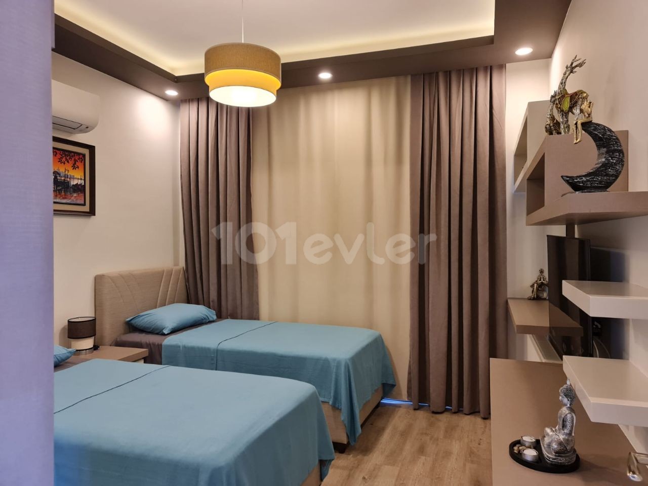 Çatalköy'de satılık  lüks 4+1 villa, Dağ ve Deniz manzaralı 