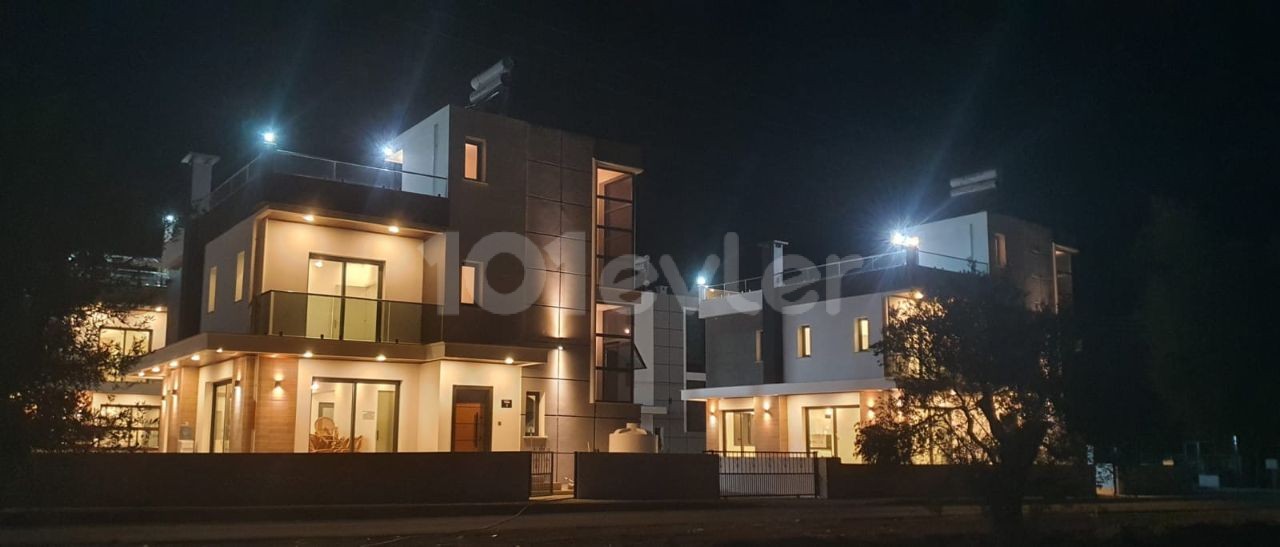 Luxus 4 + 1 villa zum Verkauf in Ozanköy, Berg-und Meerblick ** 