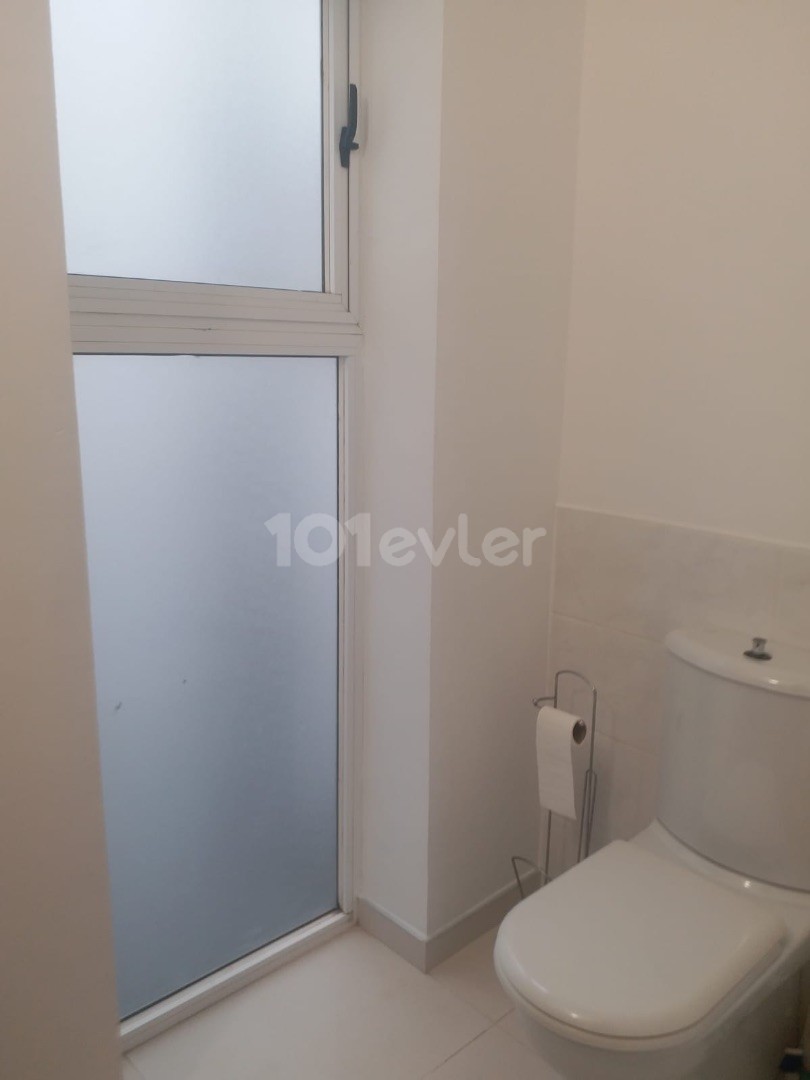 Kiralık 3+1 daire Girne’nin merkezinde 