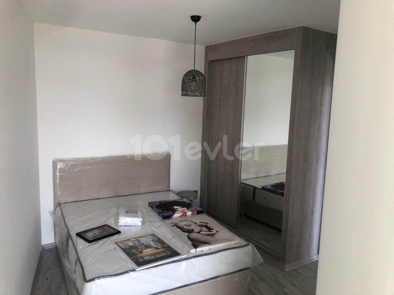 Girne’de 2+1 sıfır eşyalı daire modern Rezidansta.