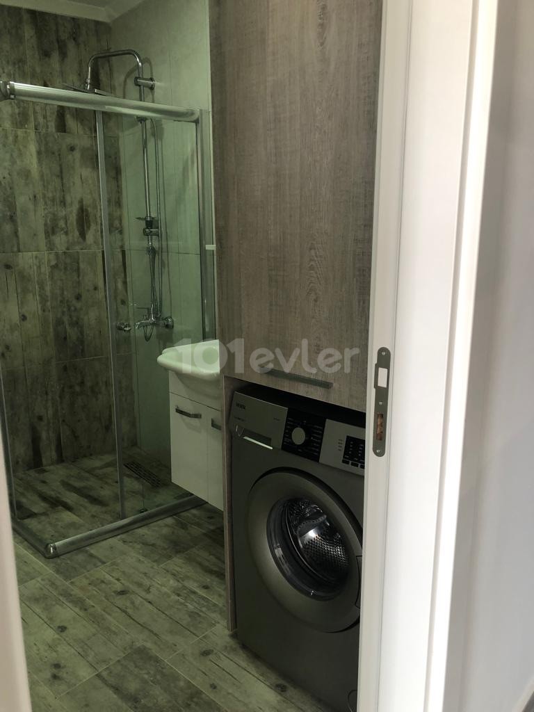 Girne’de 2+1 sıfır eşyalı daire modern Rezidansta.