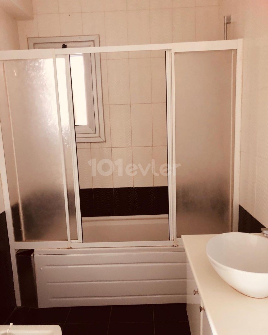 2+1 flat for rent in Yukarı Girne avaliable from 1st of August 