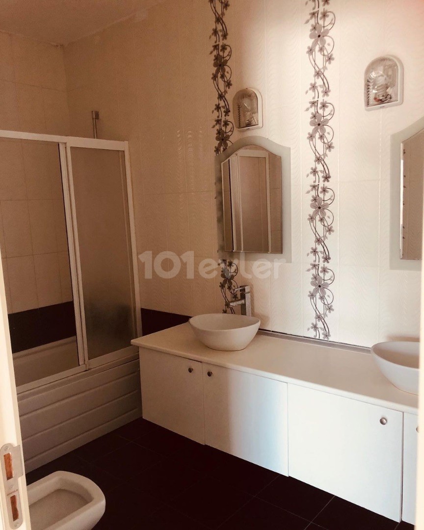 Yukarı Girne’de 2+1 kiralık daire 1 Ağustos’tan