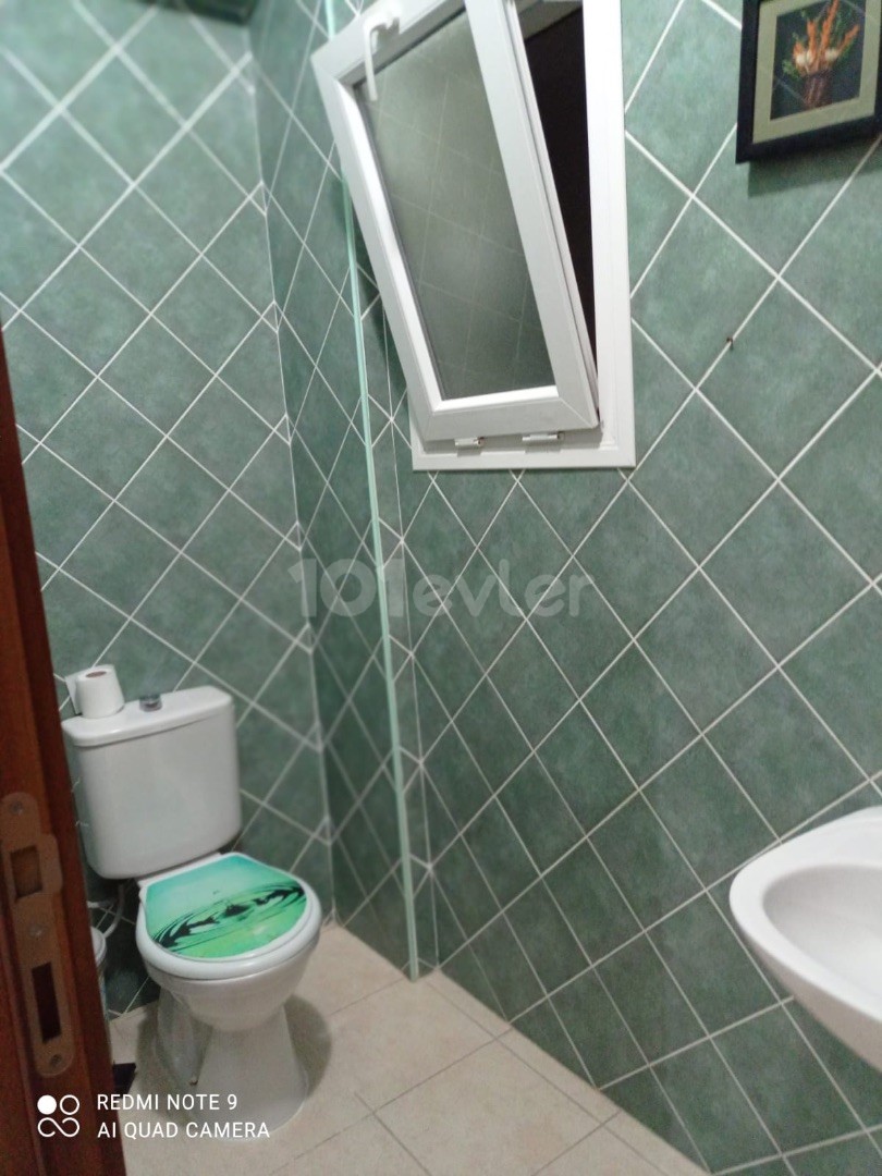 2+1 apartment for rent in the center of Kyrenia in site with swimming pool 