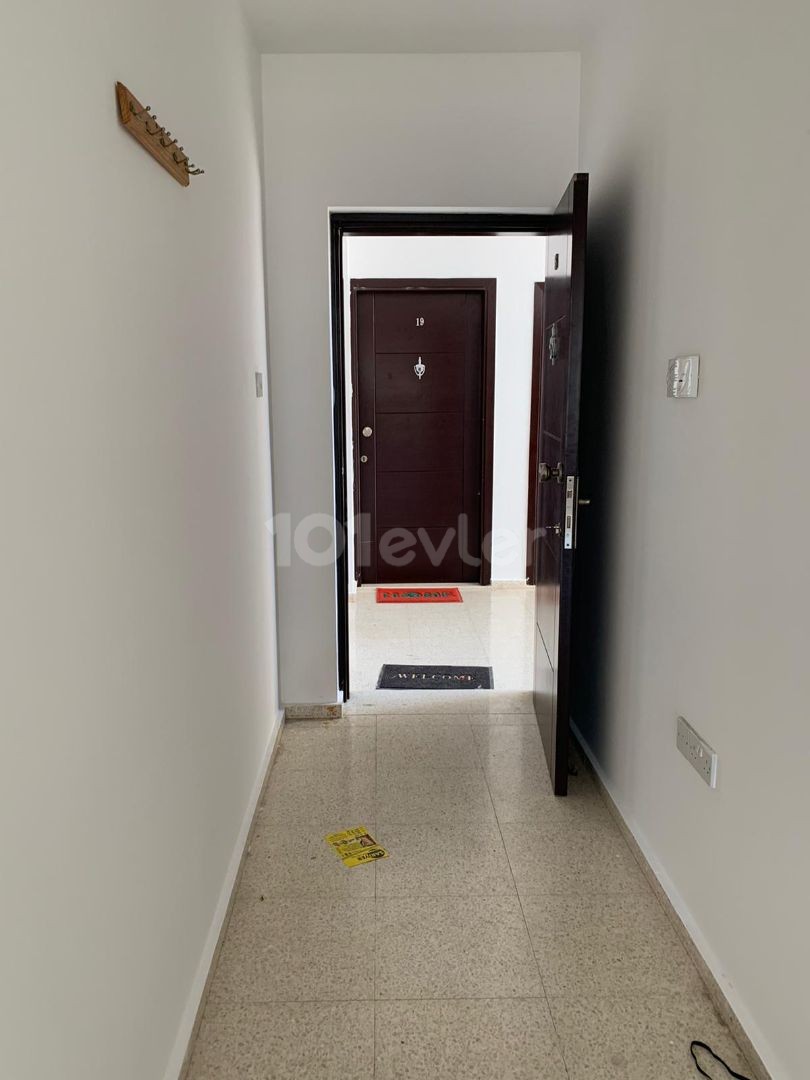 Girne'de  kiralık 1+1 geniş  daire, Tarsanin yaninda 