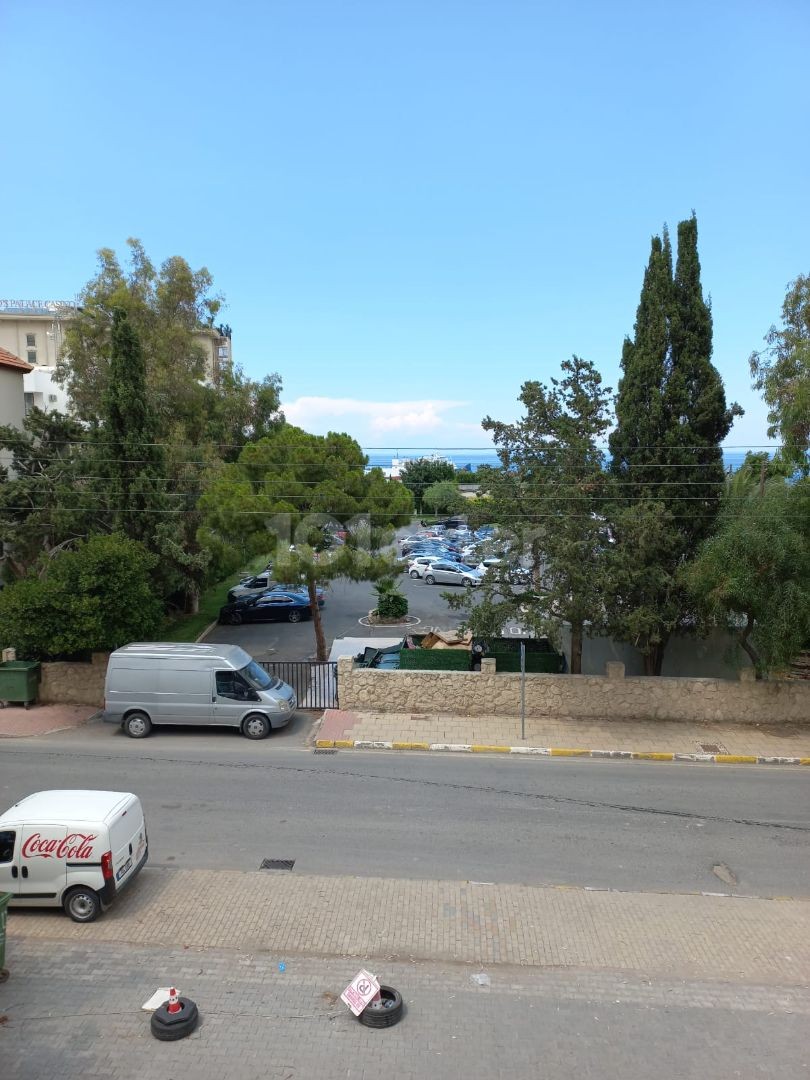 3+1 apartment for rent in center of Kyrenia, Lord palace area