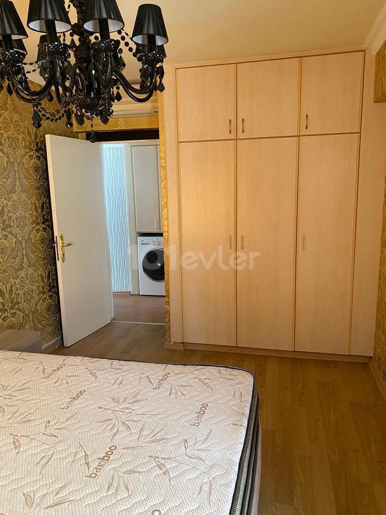 Denize sıfır 3+1 kiralık pentouse Girne’nin merkezinde 