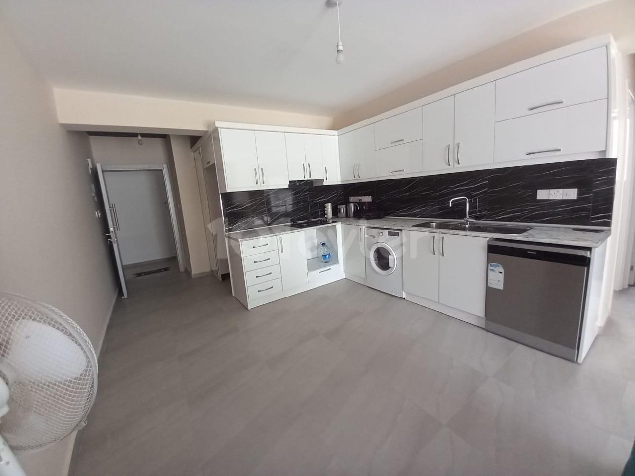 2+1 apartment for sale in center of Kyrenia, can be with furnitre 