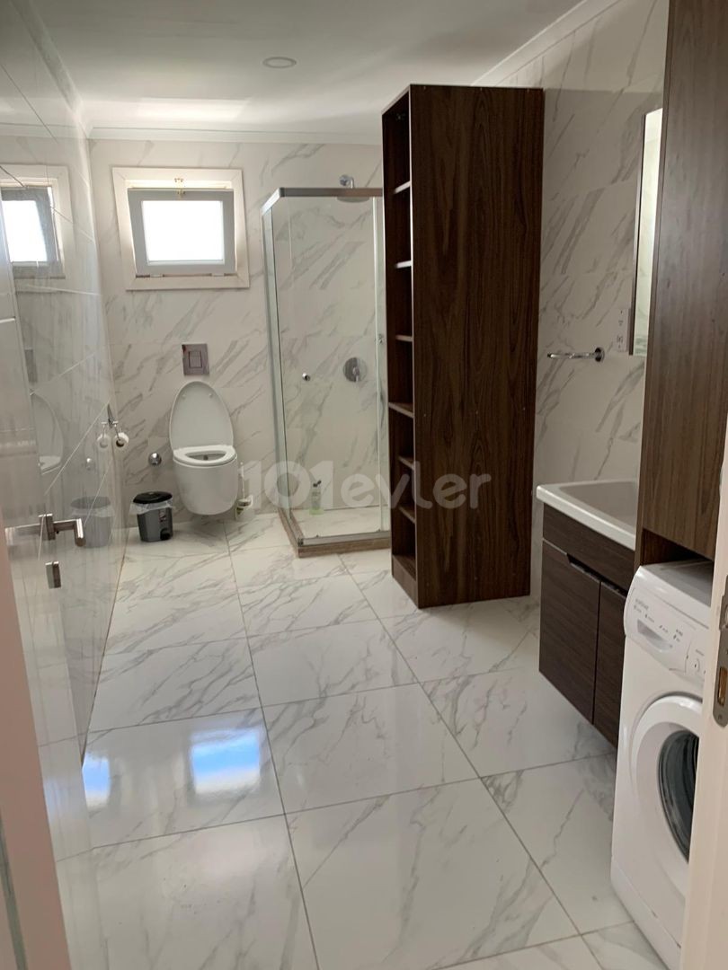 Esentepe'de   kiralık 3+1 villa, Deniz Manzaralı