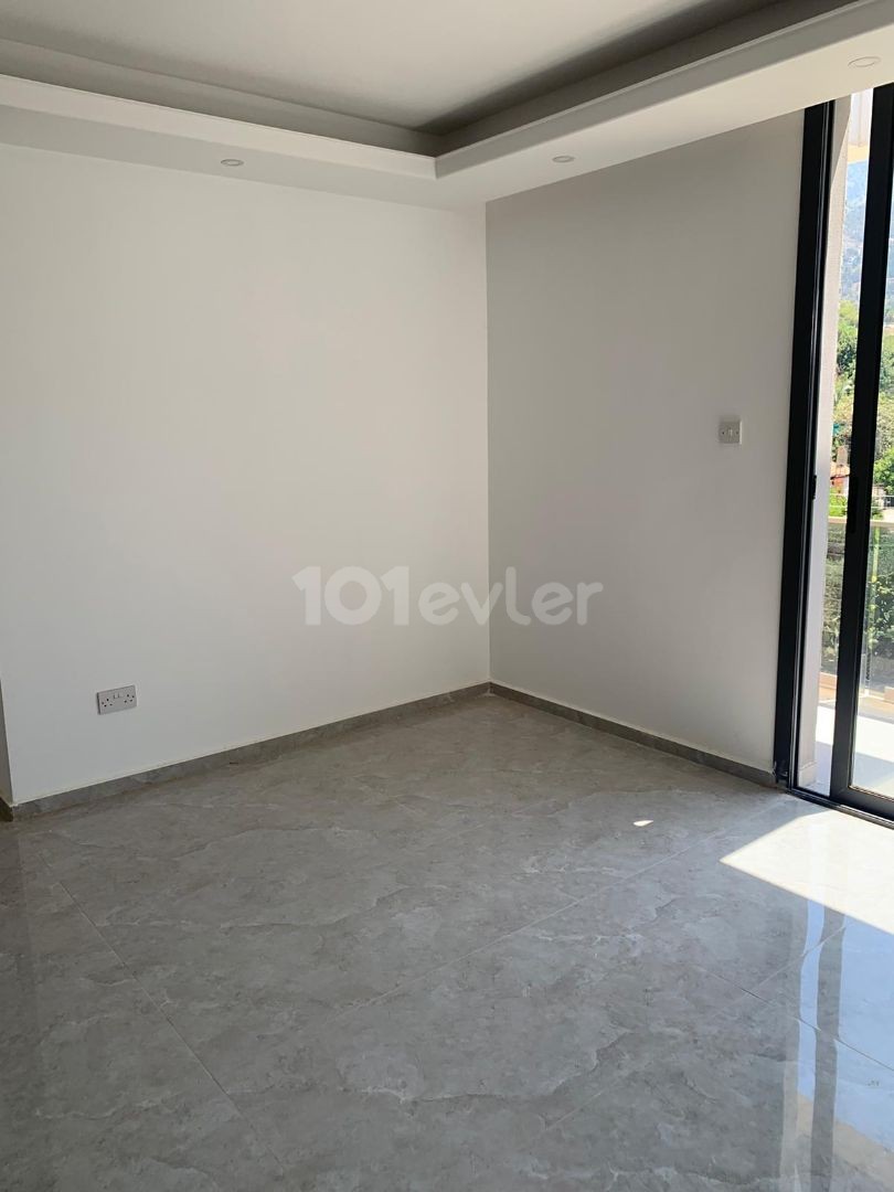 Lapta'da Satılık 2+1 Modern Penthouse 