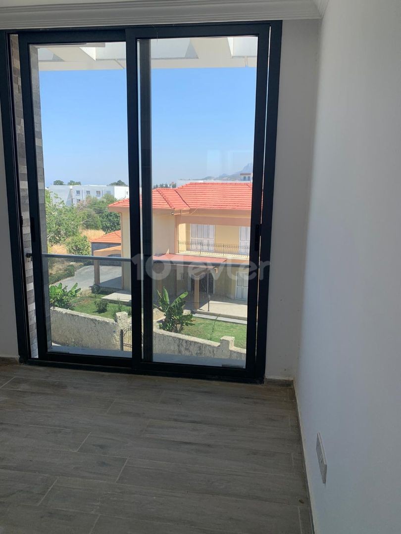 Lapta'da Satılık 2+1 Modern Penthouse 