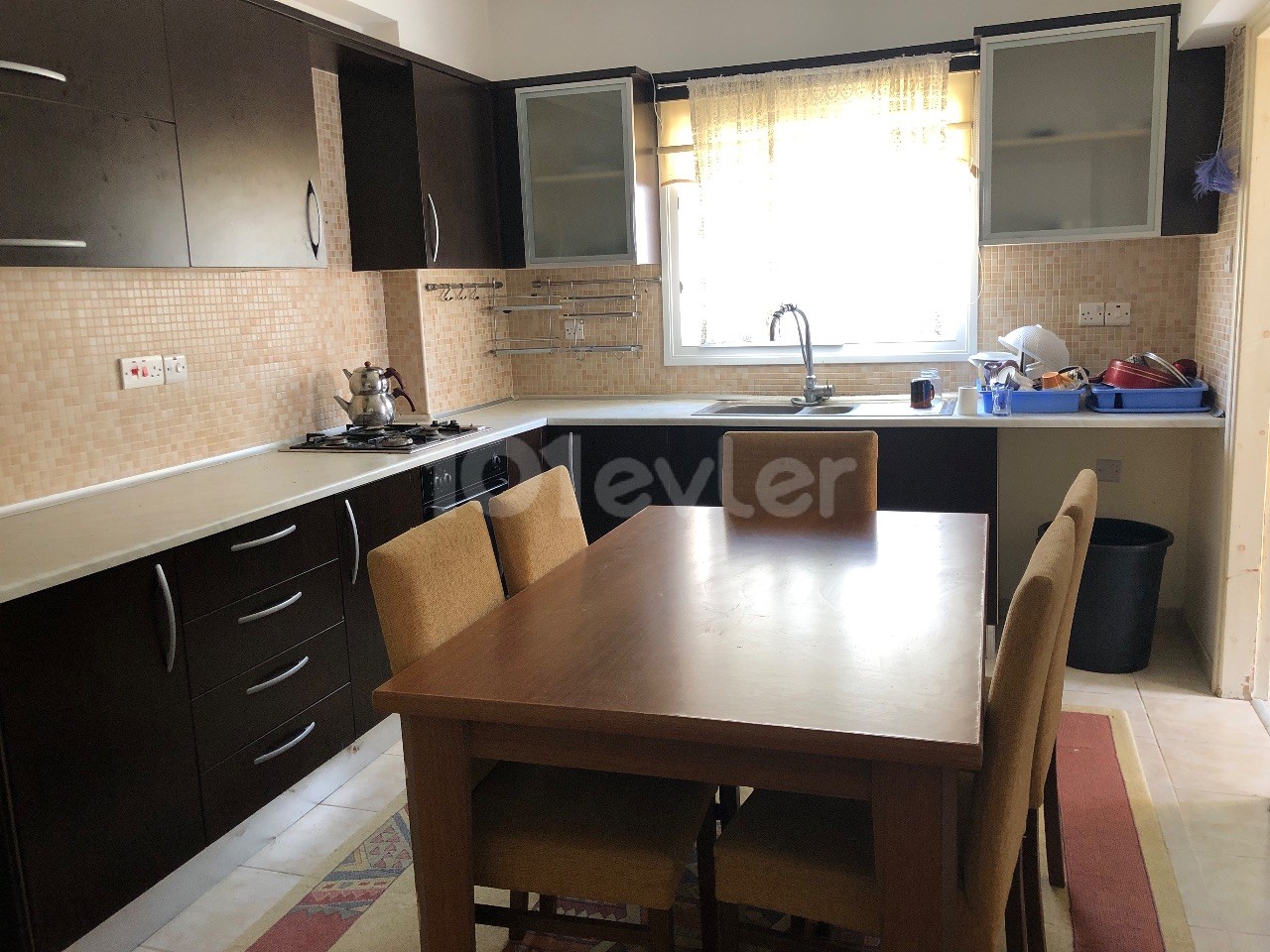 Lefkoşada Hamitkoyde satılık 3+1 daire havuzlu sitede