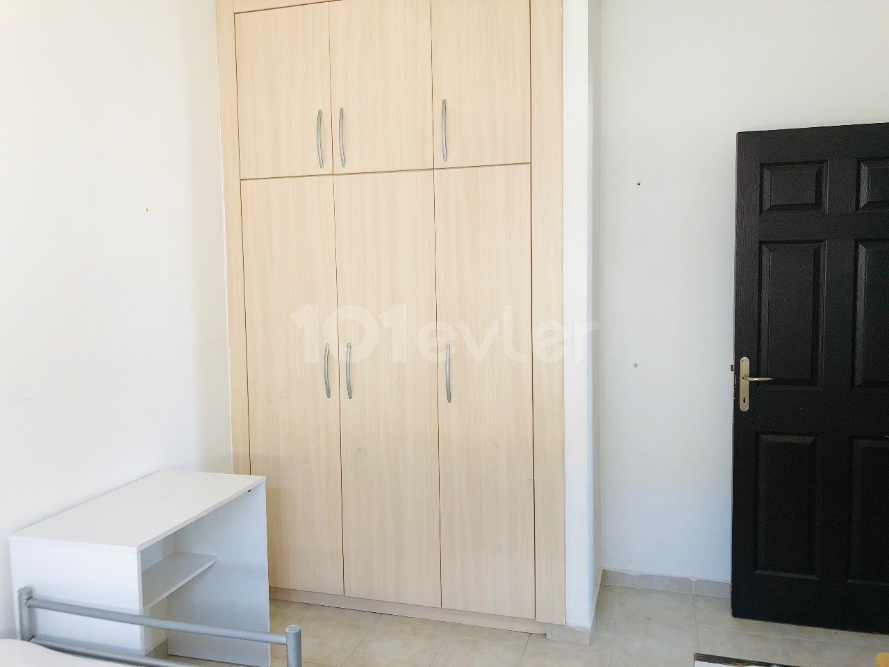3+1 Wohnung zum Verkauf in Nikosia Hamitkoyde auf dem Gelände mit Pool ** 