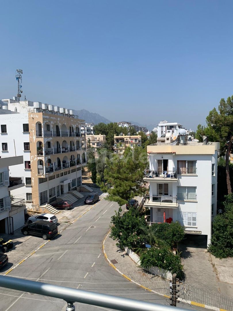 2+1 apartment for rent in center of Kyrenia