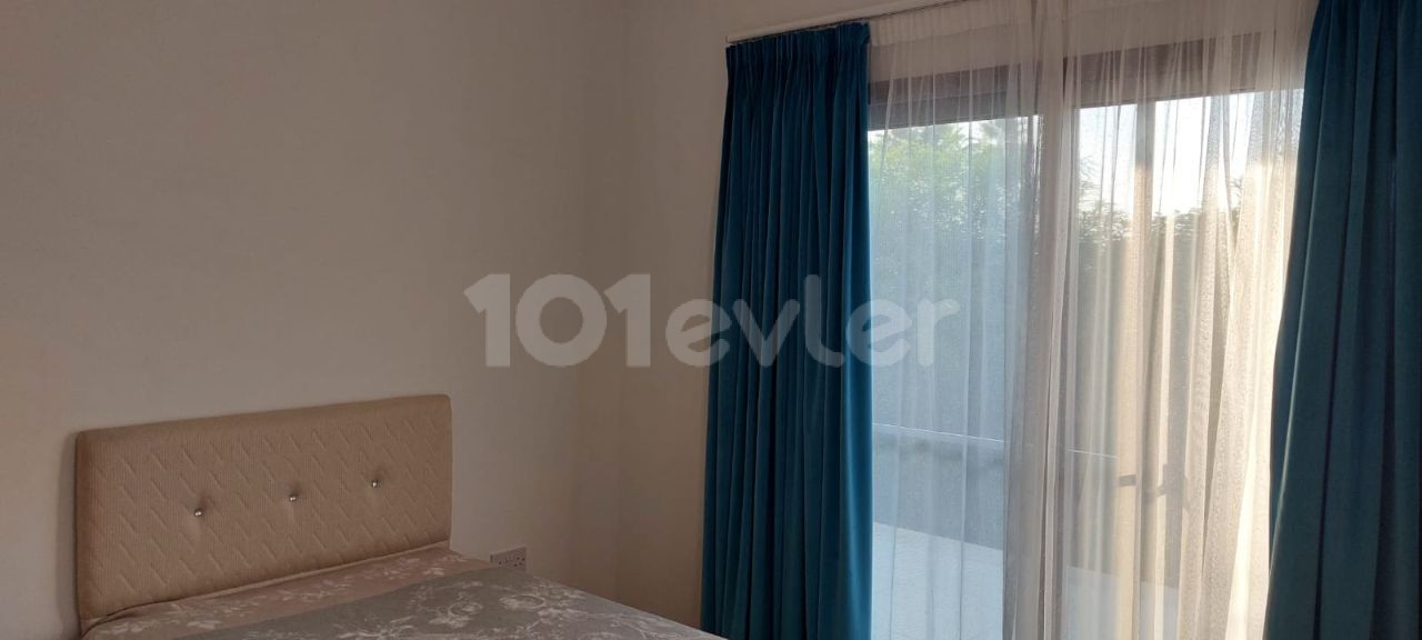 Zu verkaufen 2+1 bungalow in Alsancak, mit großem Garten ** 