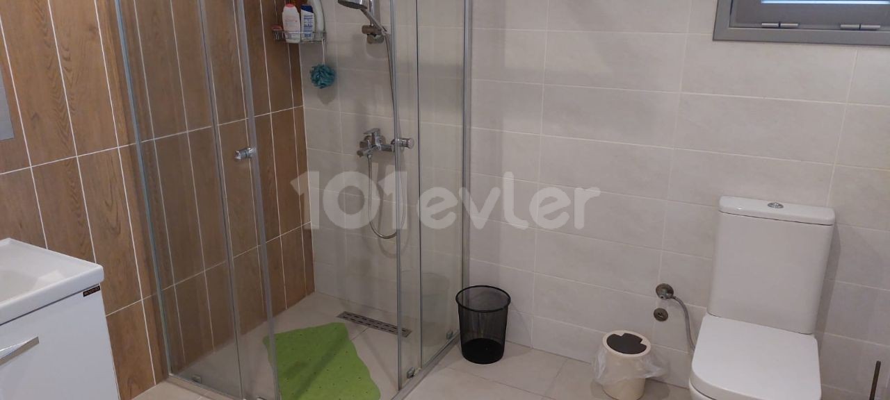 Zu verkaufen 2+1 bungalow in Alsancak, mit großem Garten ** 