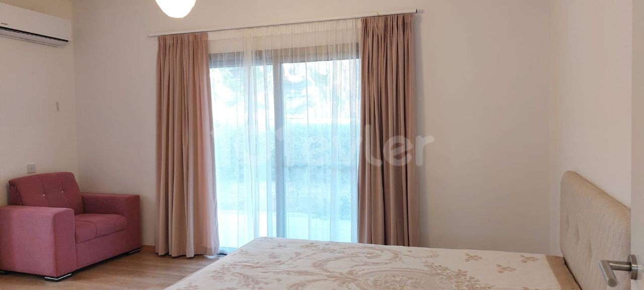 Zu verkaufen 2+1 bungalow in Alsancak, mit großem Garten ** 