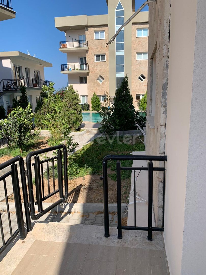 3+1 loft Wohnung zum Verkauf in Alsancak, Erdgeschoss!!! ** 