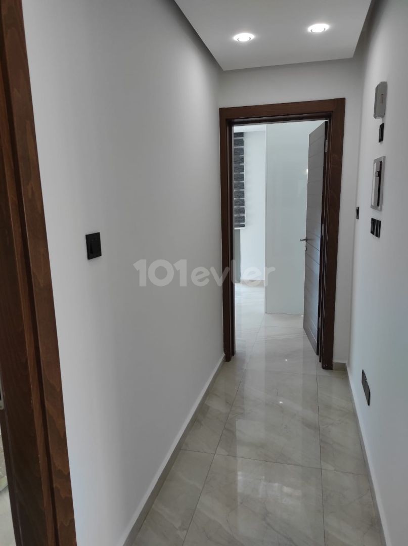 2 + 1 apartment for rent in Kyrenia center ** 