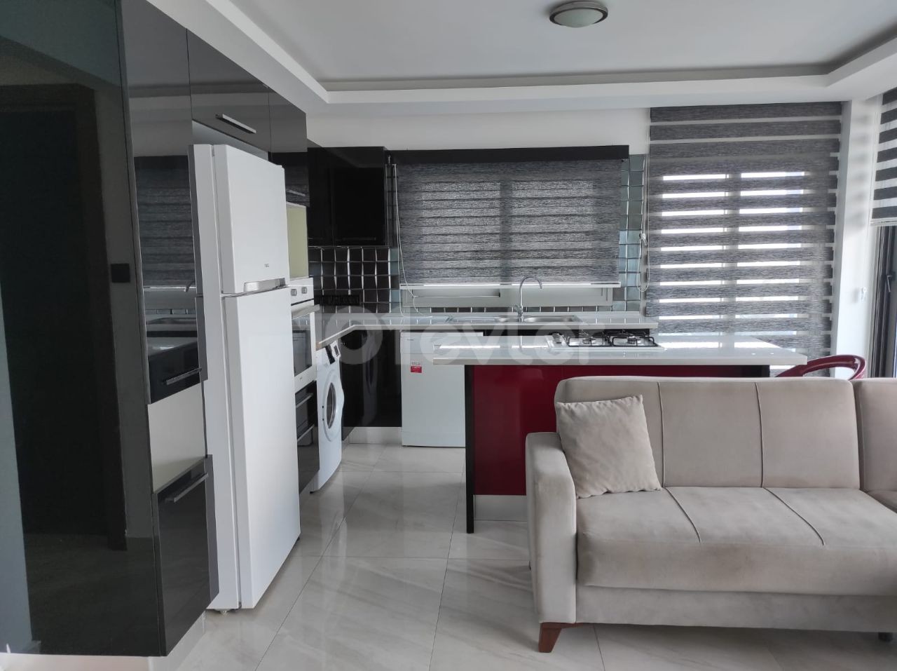 2 + 1 apartment for rent in Kyrenia center ** 