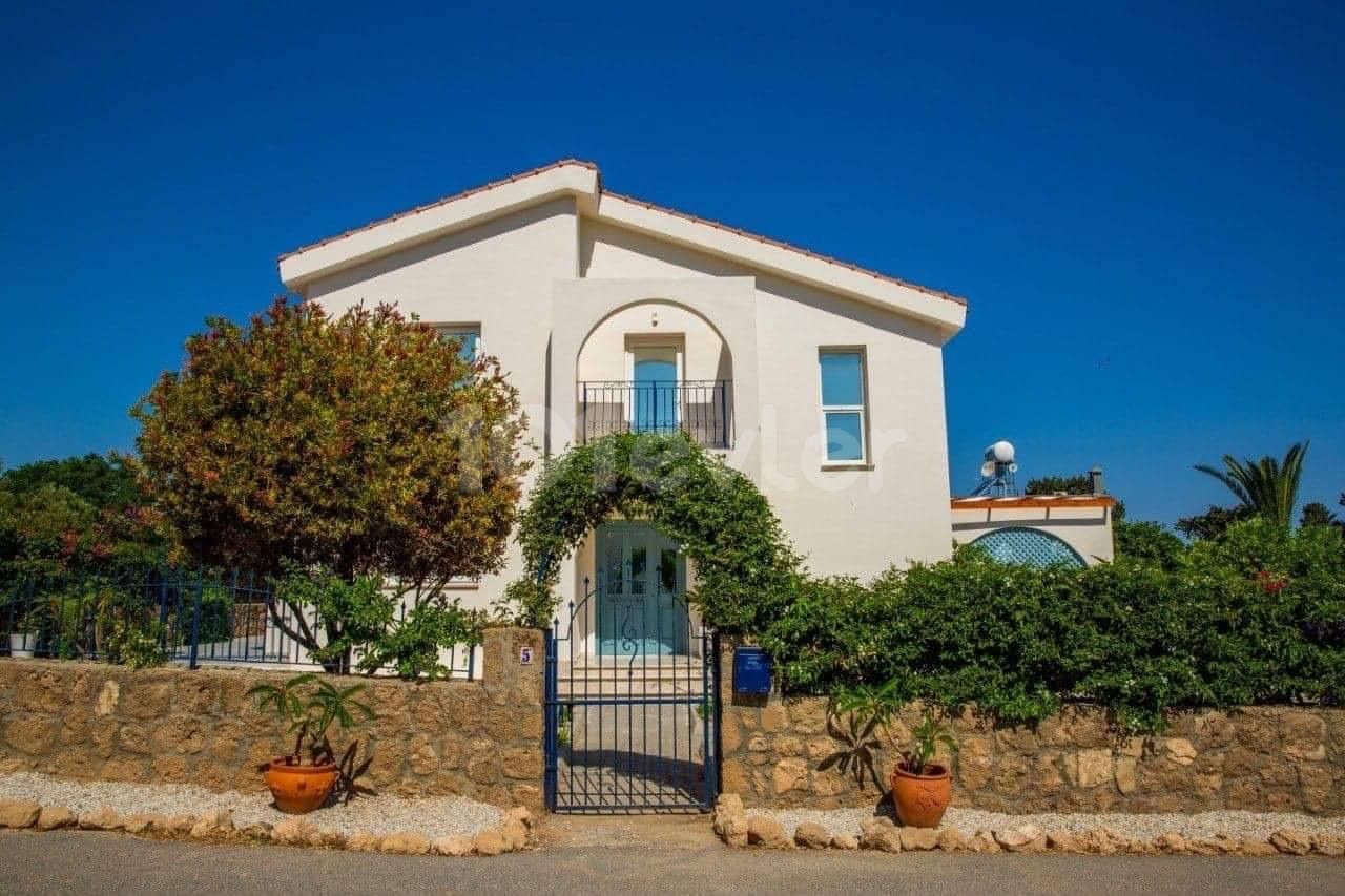 3+1 villa for daily rent in Karşiyaka 