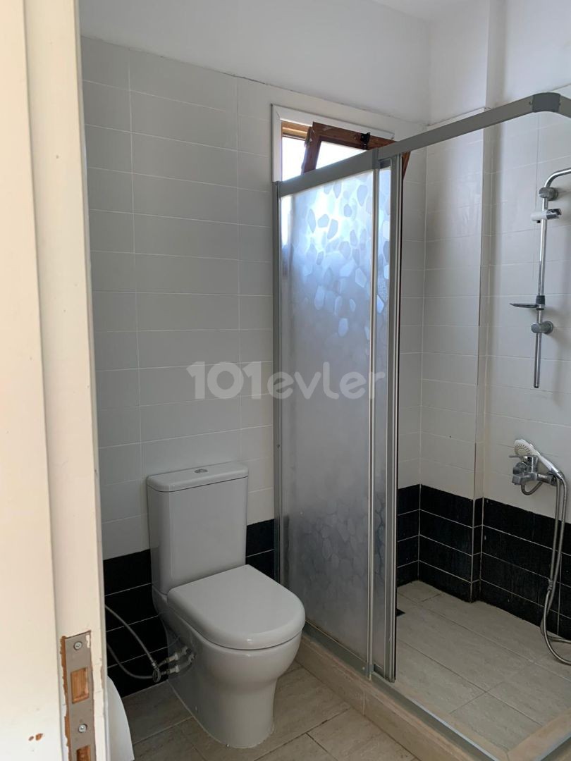 Karşıyakada 3+1 kiralık havuzlu  villa