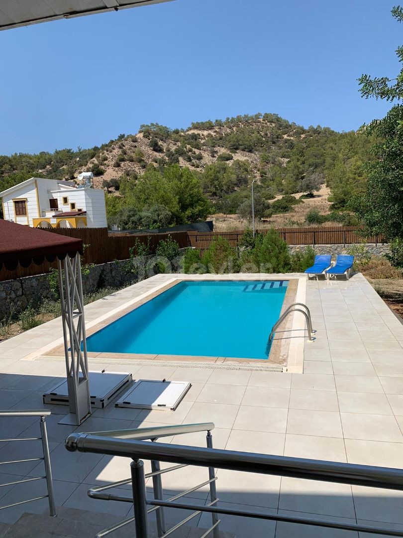 3+1 villa for rent in Karşiyaka, with pool 