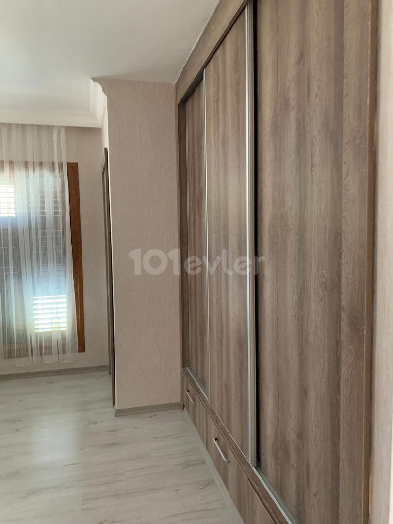 3+1 villa for rent in Karşiyaka, with pool 