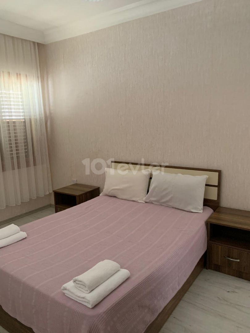 Karşıyakada 3+1 kiralık havuzlu  villa