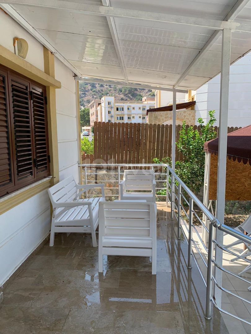 3+1 villa for rent in Karşiyaka, with pool 