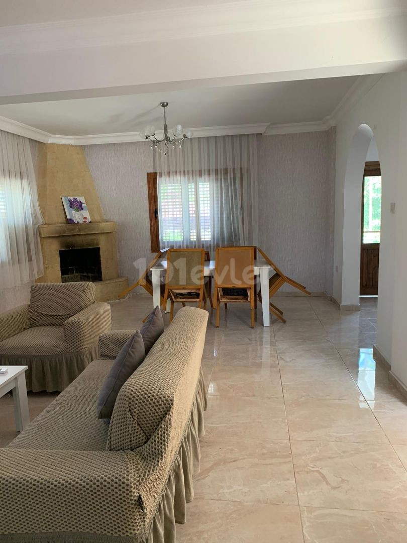 3+1 villa for rent in Karşiyaka, with pool 