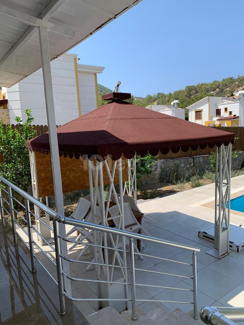 3+1 villa for rent in Karşiyaka, with pool 