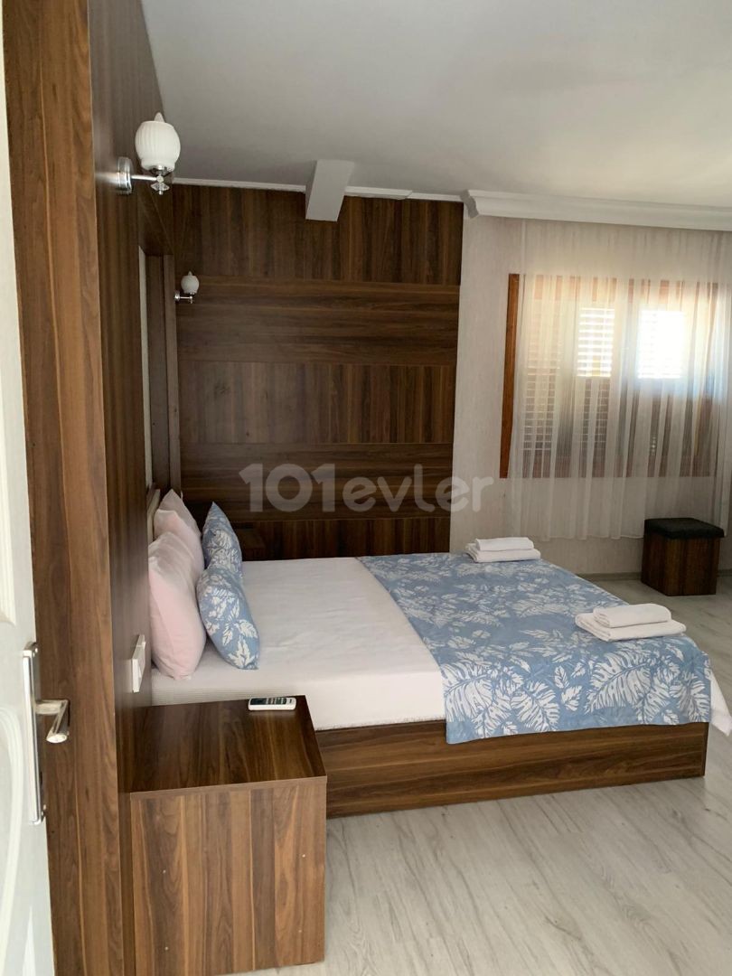 3+1 villa for rent in Karşiyaka, with pool 