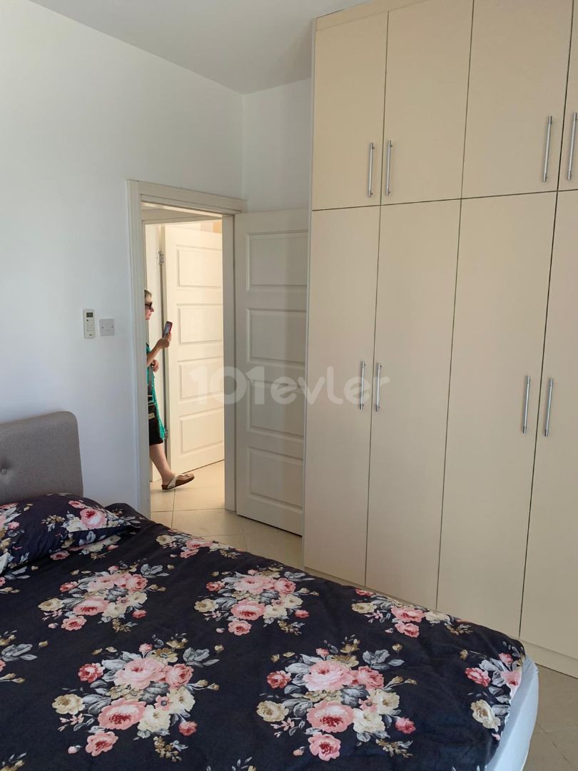 2+1 Wohnung zum Verkauf im Zentrum von Kyrenia, sehr erschwinglicher Preis!!!! ** 