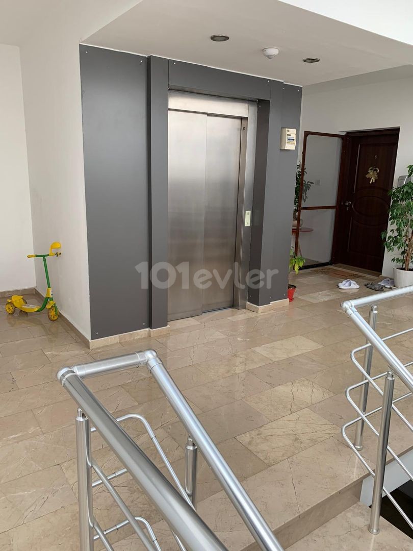 3+1 apartmen for rent unfurnished in the center of Kyrenia