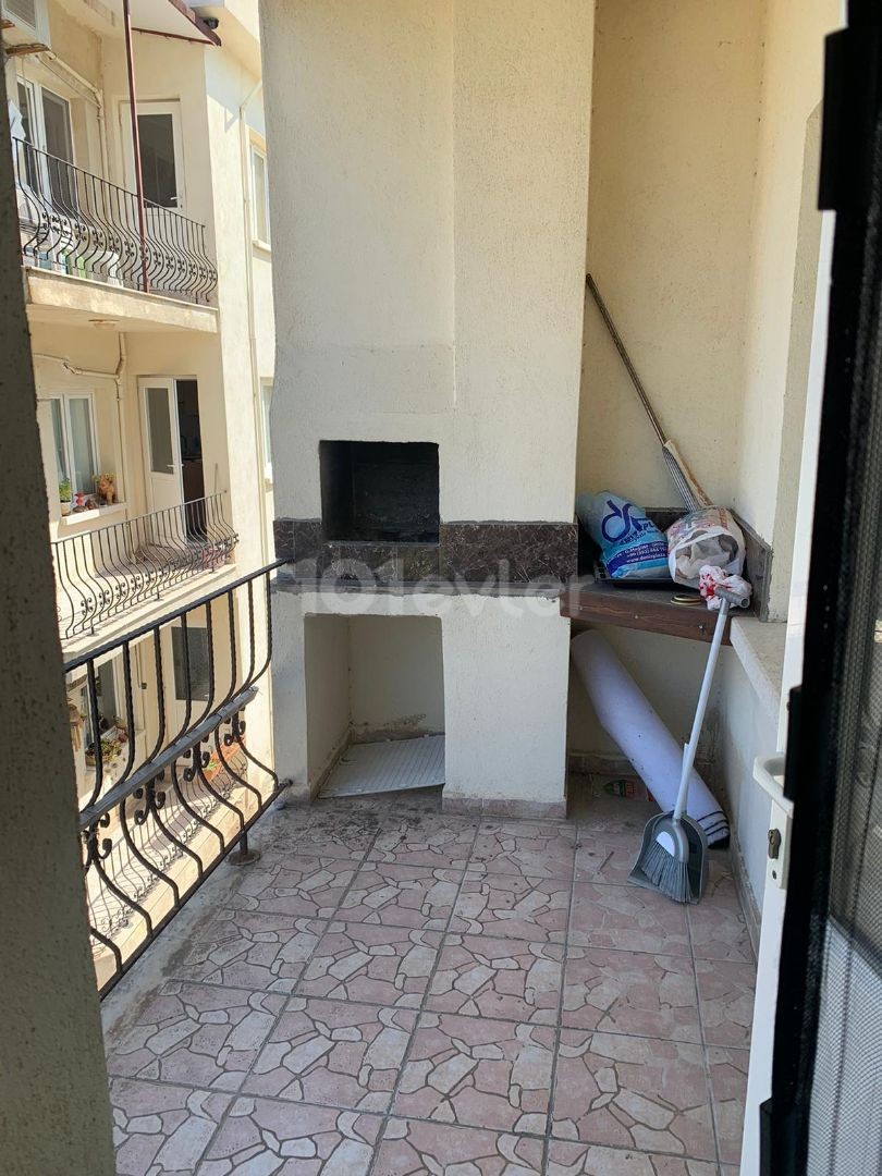 3+1 Wohnung Zu vermieten im Zentrum von Girne ** 