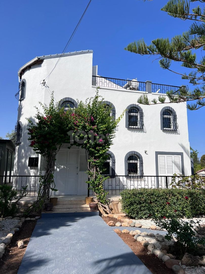 Kyrenia Catalkoyde 3 bedroom + children's playroom for sale , very beautiful luxury villa with garden ** 