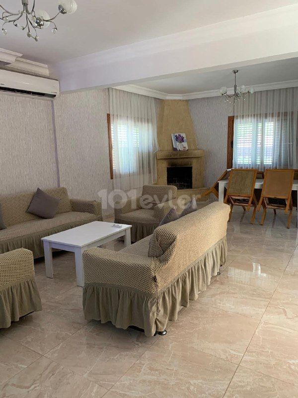 3+1 villa for rent in Karşiyaka, with pool