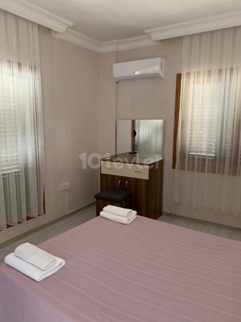 Karşıyakada 3+1 kiralık havuzlu villa