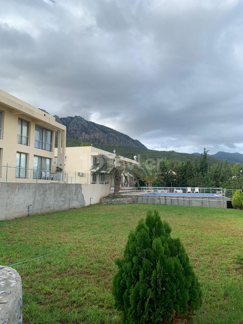 Complex with swimming pool for sale in Edremit