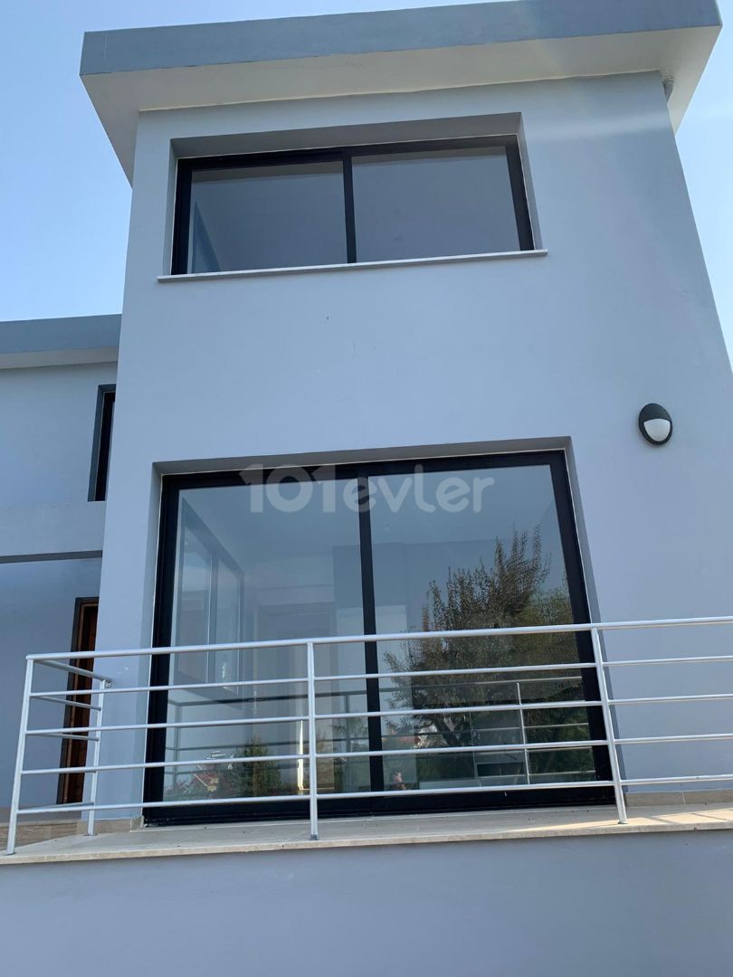 Çatalköy’de satılık 4+1 Villa ,Kapanmaz Deniz manzaralı