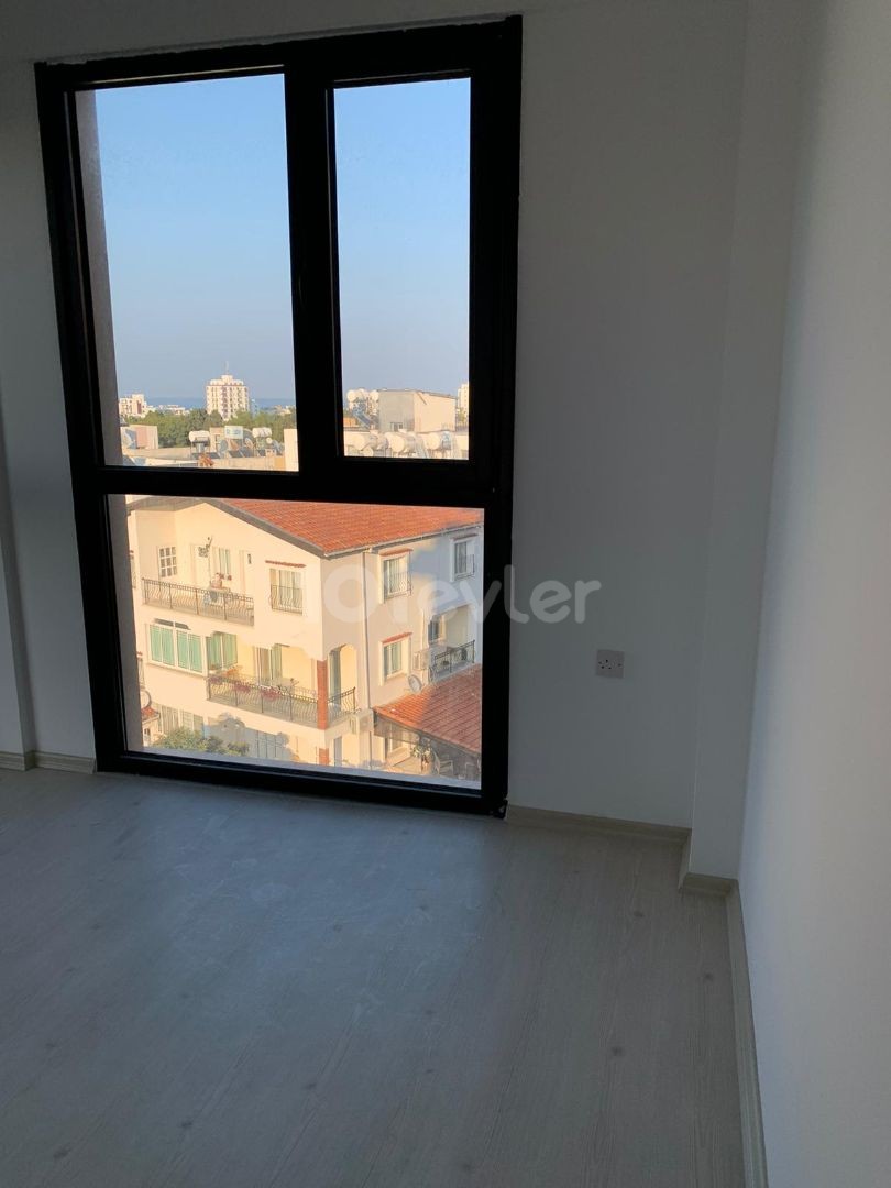 Girne Merkez’de satılık 2+1 daire,Deniz manzaralı 