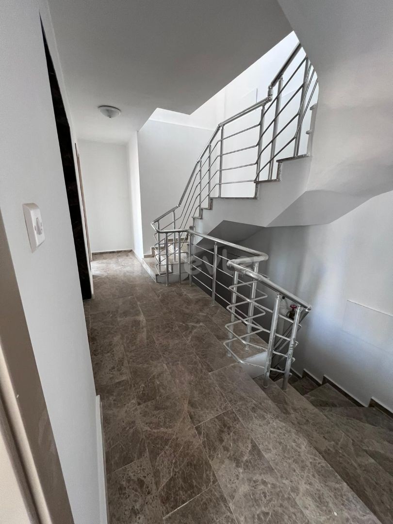 Girne Merkez'de satılık yeni 2+1 penthouse