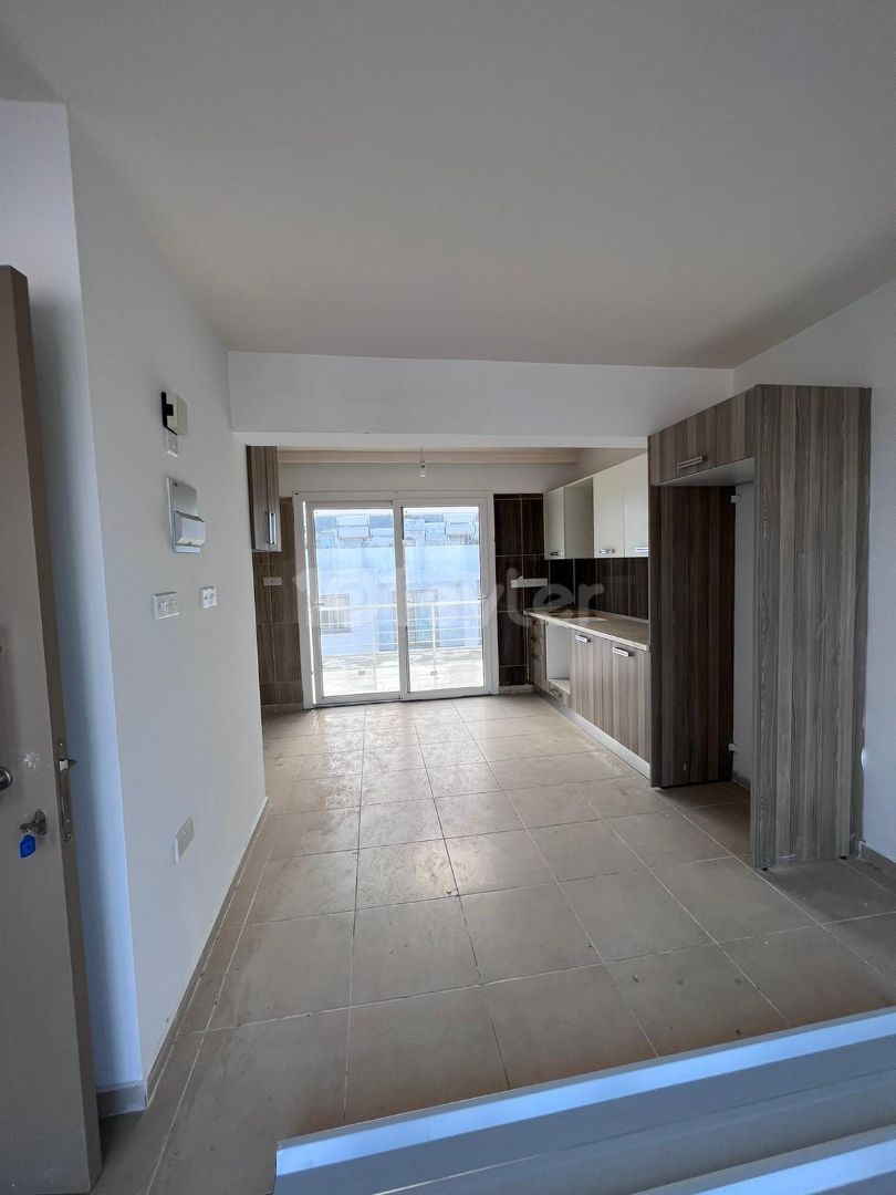 Girne Merkez'de satılık yeni 2+1 penthouse