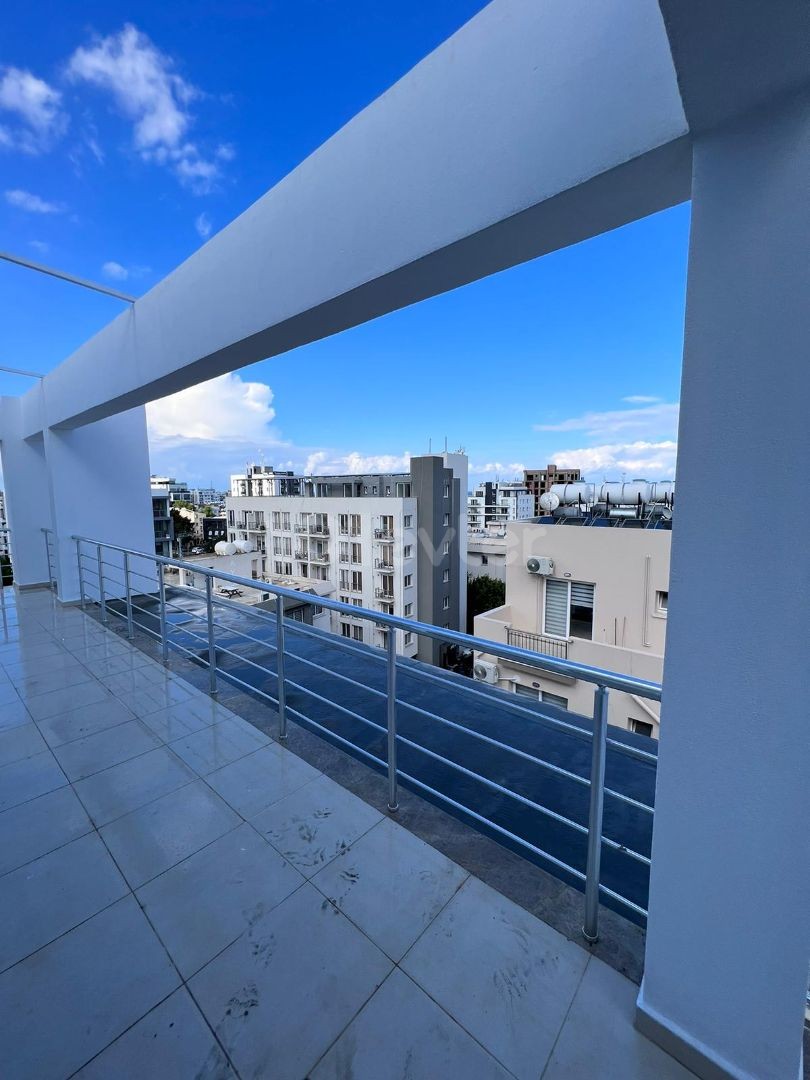 Neues 2+1 Penthouse zum Verkauf in Girne Merkez