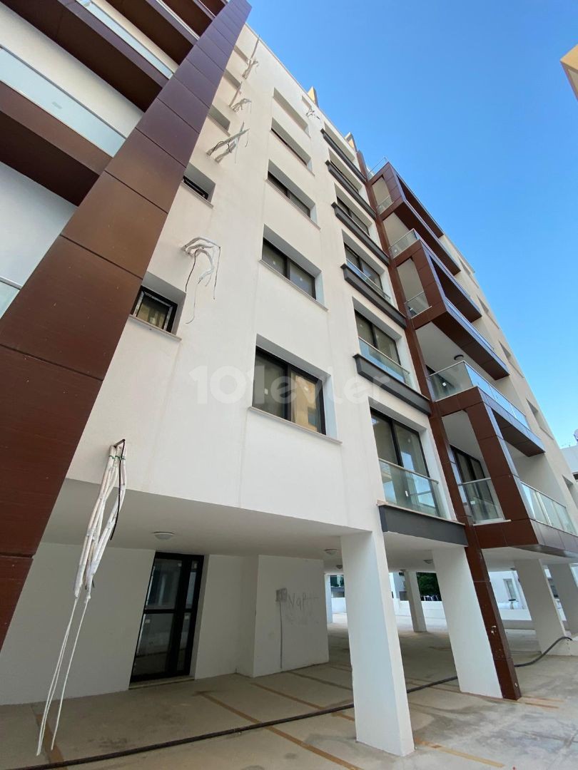 2+1 apartments and 2+1 penthouses for sale in Girne Center